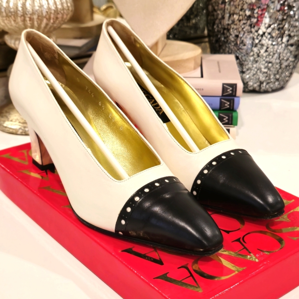 ESCADA Vintage Black and White Leather Shoes.